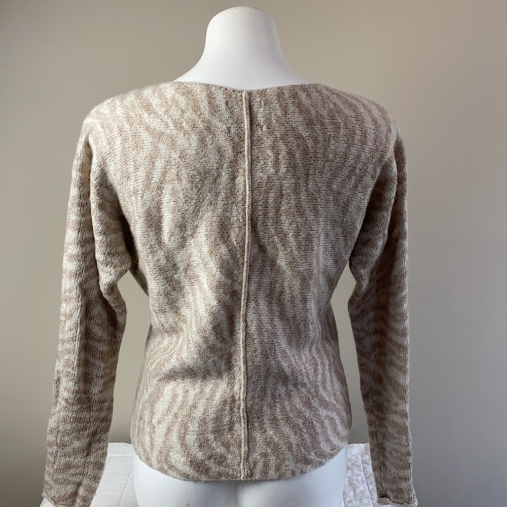 A&F Sweater - Picture 6 of 11